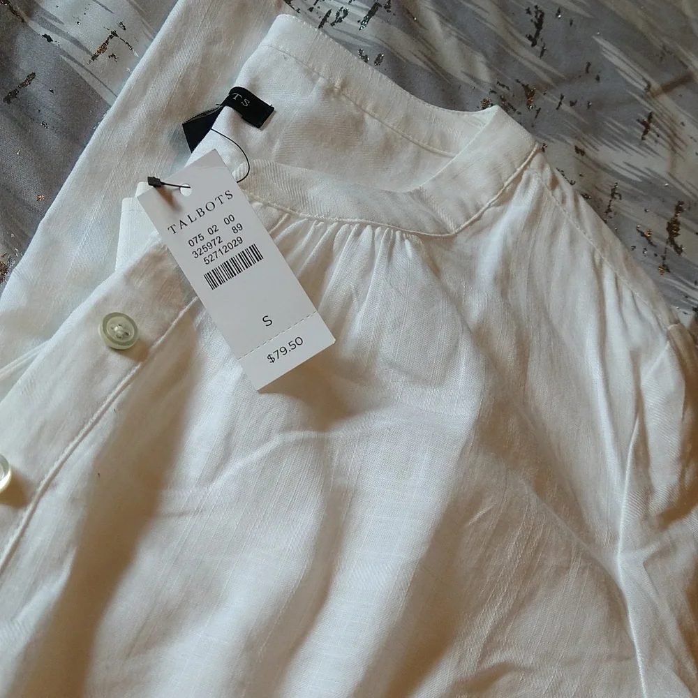 SIZE SMALL: TALBOTS WHITE TOP - Picture 2 of 4